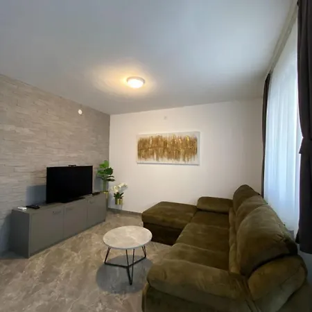 Juli - Modern Apartment