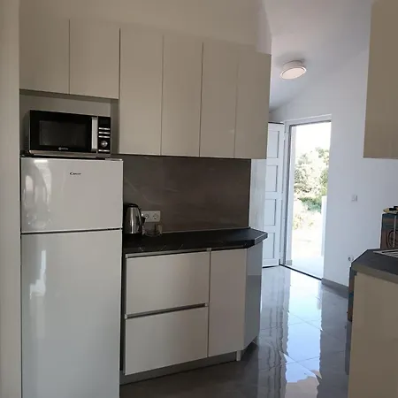 Juli - Modern Apartment Vir