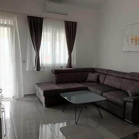 Juli - Modern Apartment