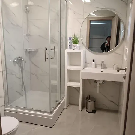 Juli - Modern Apartment Vir